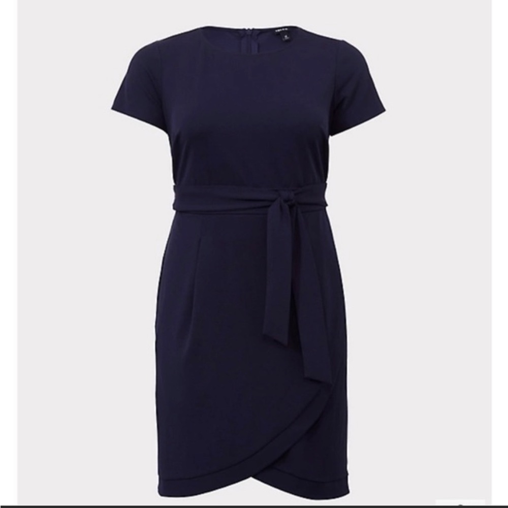 Torrid Crew neck shortsleeved dress with tulip hem and tie waist plus size